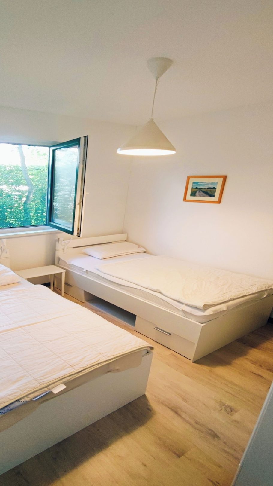 Schlafzimmer 2 mit zwei Einzelbetten
