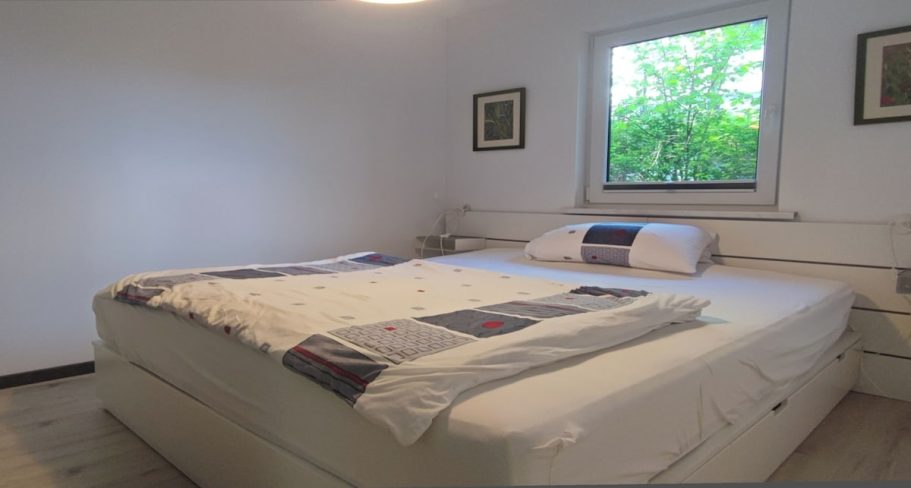 Schlafzimmer 1 mit Doppelbett